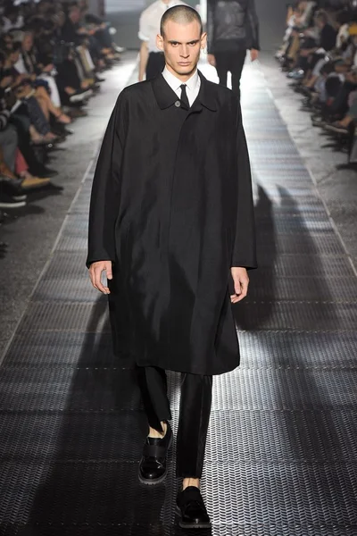 Look 7